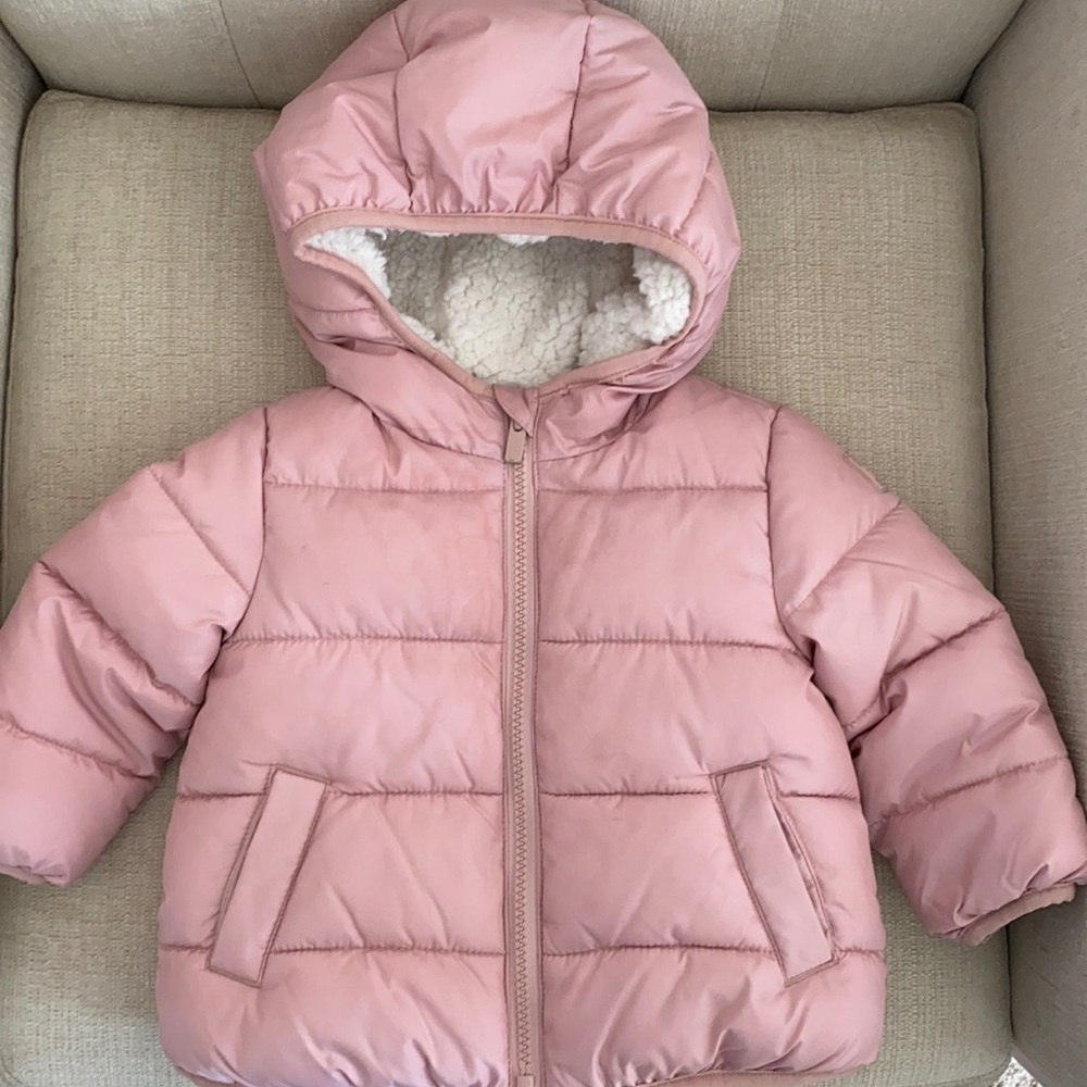 Toddler girls GAP fleece lined puffer coat. Super cozy.